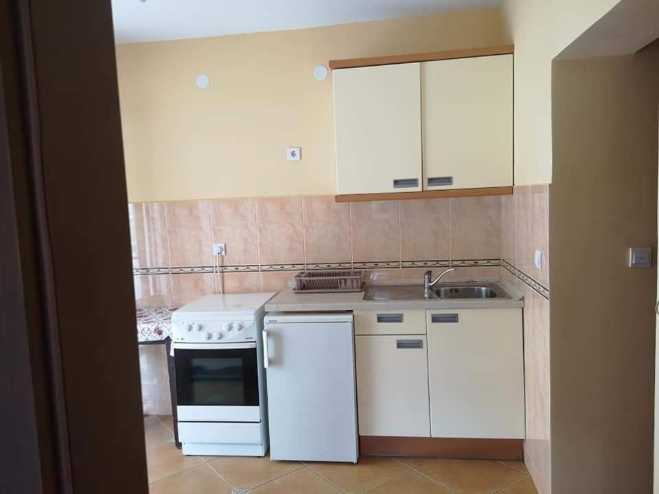 Apartmani Becici 部屋 写真