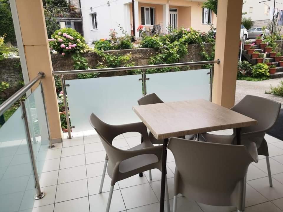 Apartmani Becici 部屋 写真