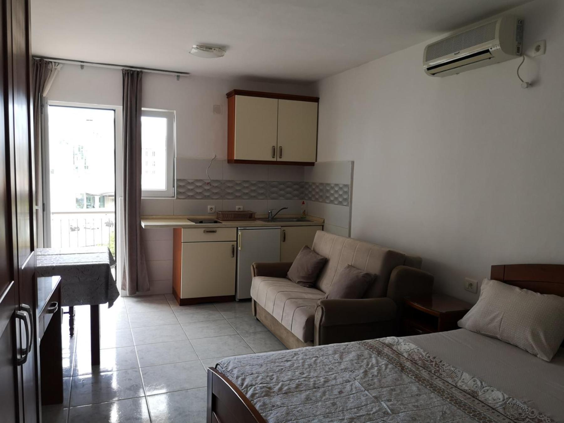 Apartmani Becici 部屋 写真