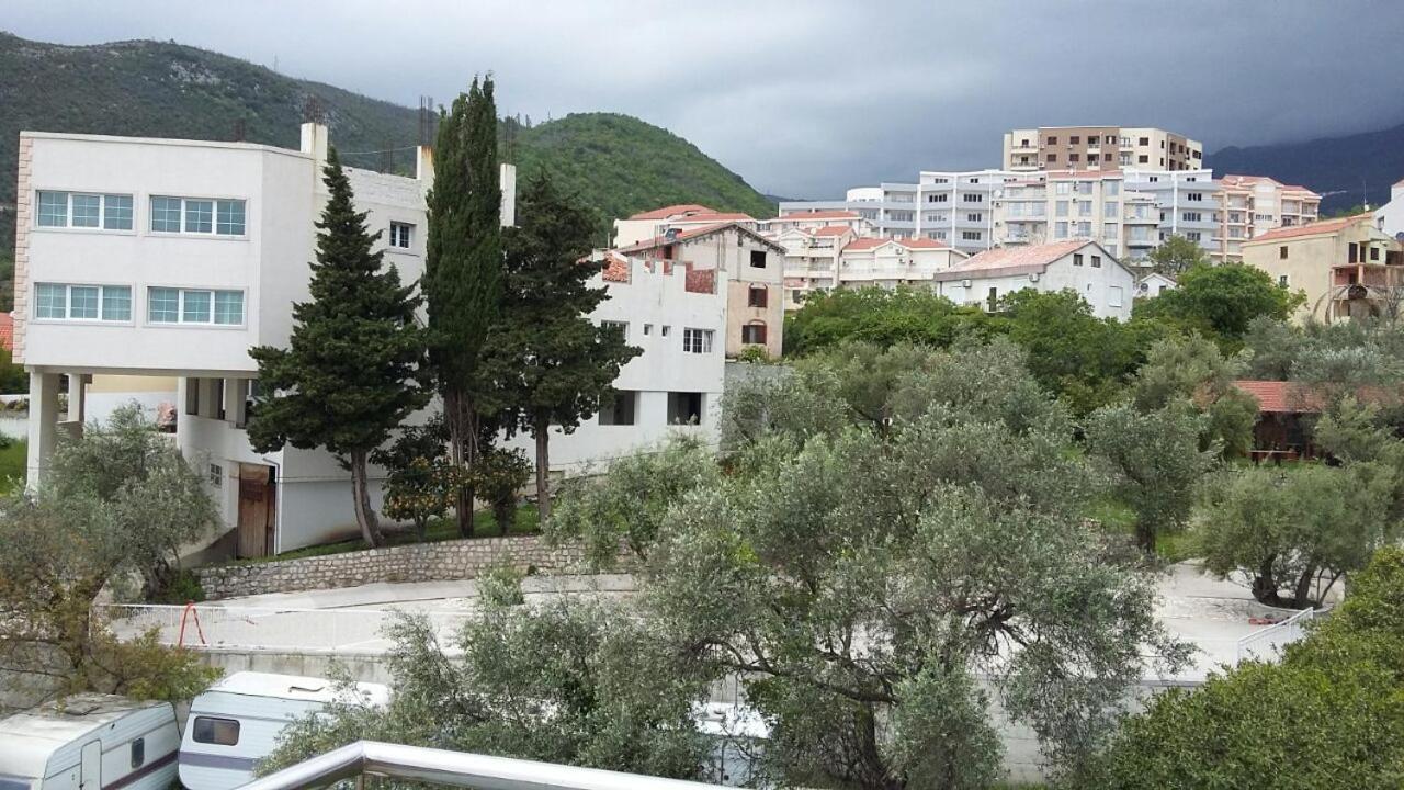 Apartmani Becici エクステリア 写真