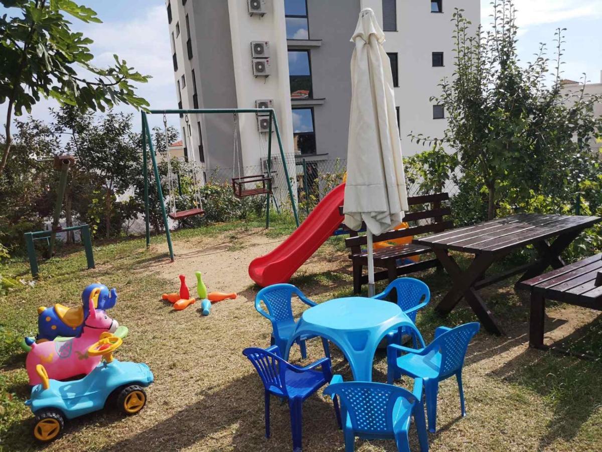 Apartmani Becici エクステリア 写真